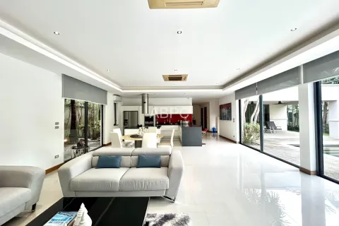 Casa de 3 dormitorios en Pattaya, Tailandia № 211153 - foto 11