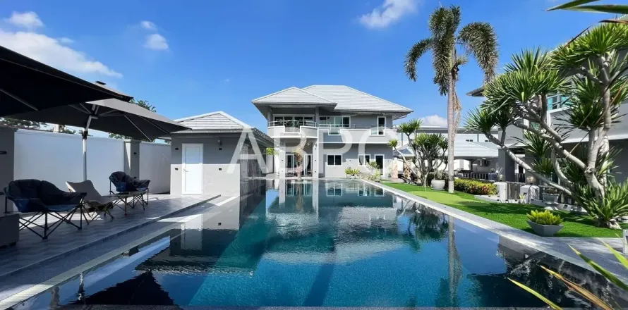 Casa de 9 dormitorios en Pattaya, Tailandia № 211154