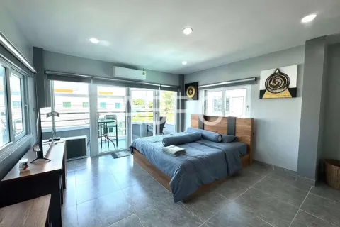 Casa de 9 dormitorios en Pattaya, Tailandia № 211154 - foto 7