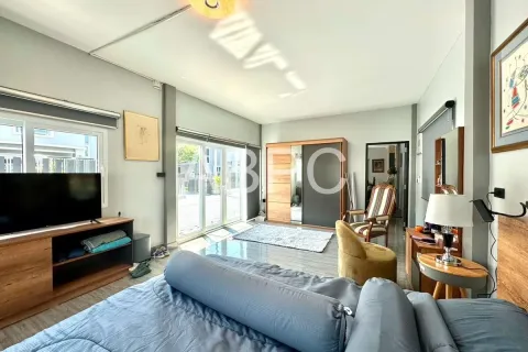 Casa de 9 dormitorios en Pattaya, Tailandia № 211154 - foto 8