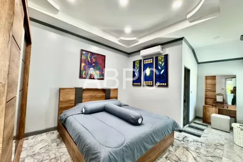 Casa de 9 dormitorios en Pattaya, Tailandia № 211154 - foto 9