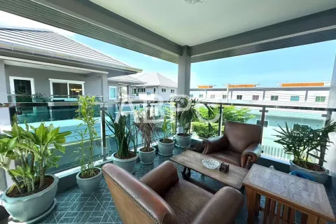 Casa de 9 dormitorios en Pattaya, Tailandia № 211154 - foto 6