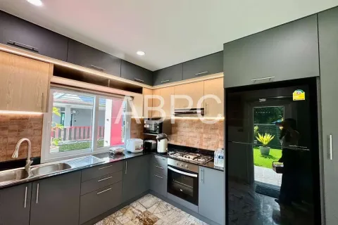 Casa de 9 dormitorios en Pattaya, Tailandia № 211154 - foto 4