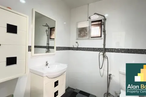 Casa de 4 dormitorios en Pattaya, Tailandia № 211150 - foto 19