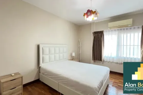 Casa de 4 dormitorios en Pattaya, Tailandia № 211150 - foto 14
