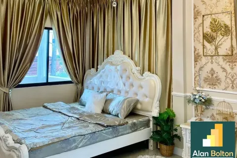 Casa de 5 dormitorios en Pattaya, Tailandia № 211152 - foto 11