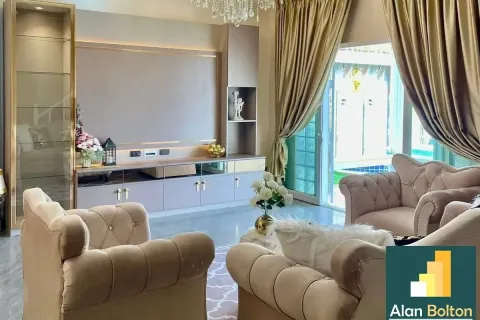 Casa de 5 dormitorios en Pattaya, Tailandia № 211152 - foto 17