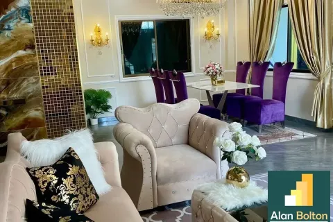Casa de 5 dormitorios en Pattaya, Tailandia № 211152 - foto 8