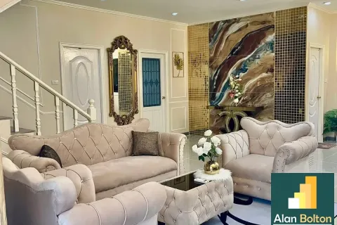 Casa de 5 dormitorios en Pattaya, Tailandia № 211152 - foto 7