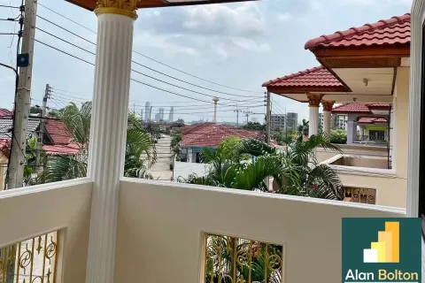 Casa de 5 dormitorios en Pattaya, Tailandia № 211152 - foto 6