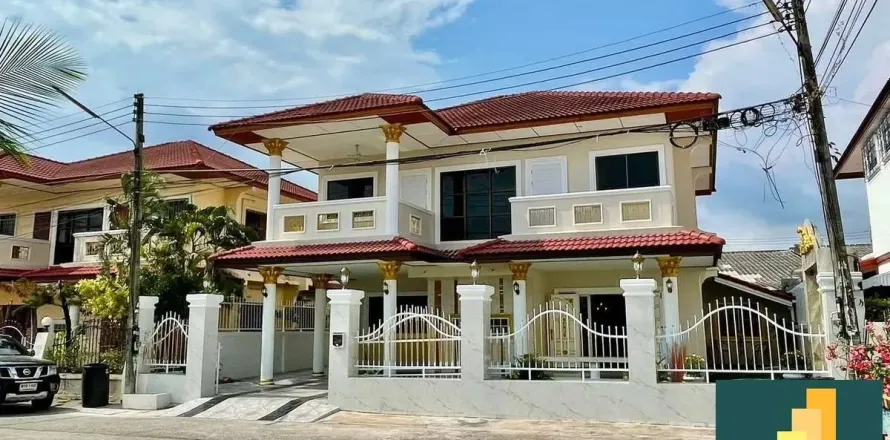 Casa de 5 dormitorios en Pattaya, Tailandia № 211152