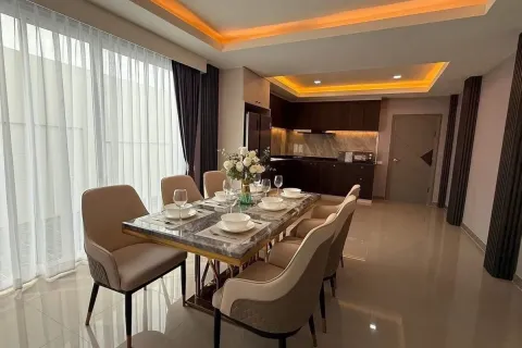 Casa de 5 dormitorios en Pattaya, Tailandia № 211148 - foto 18
