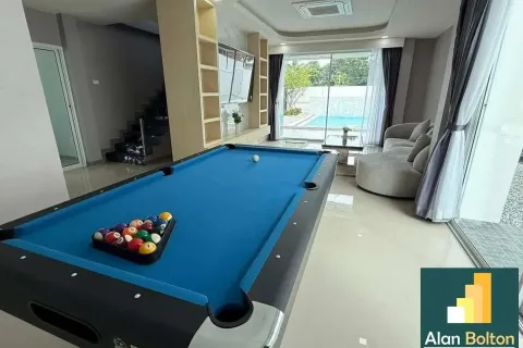 Casa de 5 dormitorios en Pattaya, Tailandia № 211148 - foto 9