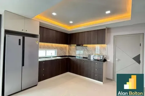 Casa de 5 dormitorios en Pattaya, Tailandia № 211148 - foto 8