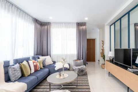 House in San Kamphaeng, Thailand 3 bedrooms № 172293 - photo 2