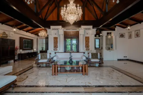 Villa in Phuket, Thailand 5 bedrooms № 156334 - photo 2