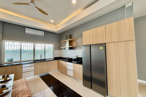 Maison à Bang Lamung, Thaïlande 3 chambres № 156337 - photo 14