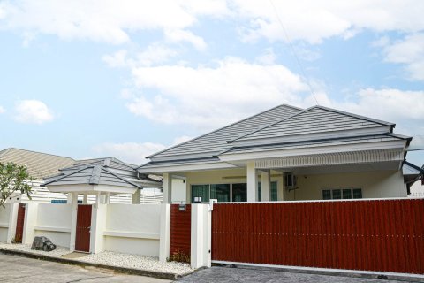 Maison à Bang Lamung, Thaïlande 3 chambres № 156337 - photo 2