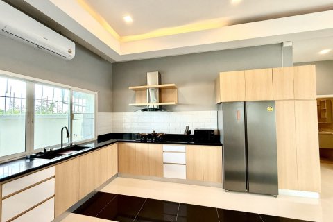 Maison à Bang Lamung, Thaïlande 3 chambres № 156337 - photo 15