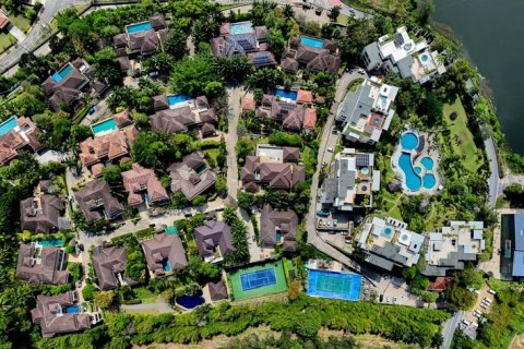 Villa in Phuket, Thailand 6 bedrooms № 156335 - photo 2