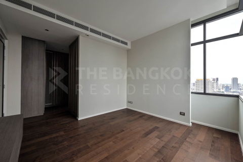 Condo in Bangkok, Thailand, 3 bedrooms  № 187130