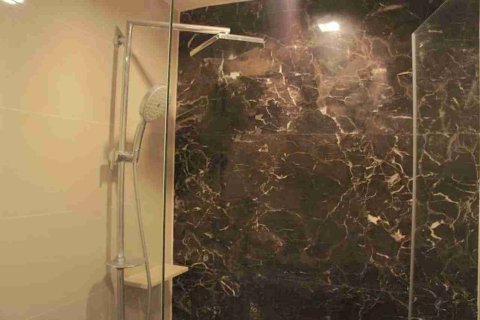 Condo in Thonburi, Bangkok, Thailand, 1 bedroom № 183423 - photo 9