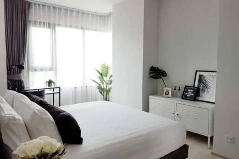 Condo in Bangkok, Thailand, 1 bedroom  № 143551 - photo 2