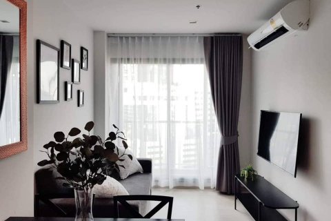 Condo in Bangkok, Thailand, 1 bedroom  № 143551 - photo 1