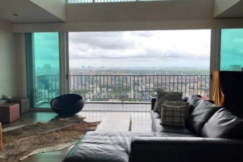 Кондоминиум с 4 спальнями в Бангкоке, Таиланд № 143548 - фото 3