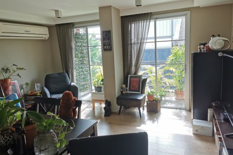 Condo in Bangkok, Thailand, 2 bedrooms  № 143550 - photo 3