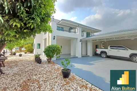 Casa de 3 dormitorios en Pattaya, Tailandia № 211378 - foto 6