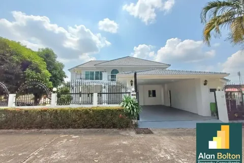 House in Pattaya, Thailand 3 bedrooms № 211378