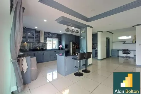 Casa de 3 dormitorios en Pattaya, Tailandia № 211378 - foto 9