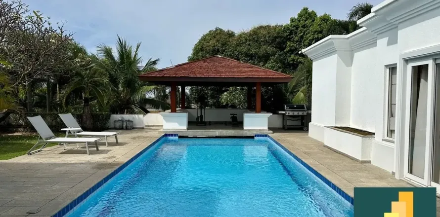Terreno 450 m2 en Pattaya, Tailandia № 211372
