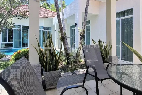 House in Rawai, Thailand 4 bedrooms № 209627 - photo 2