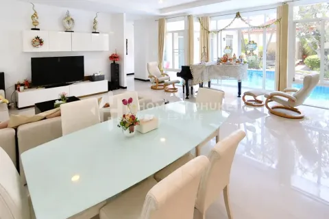 House in Rawai, Thailand 4 bedrooms № 209627 - photo 3