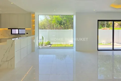 House in Chalong, Thailand 4 bedrooms № 209628 - photo 5