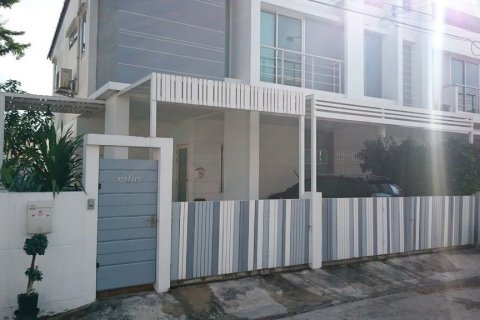 Таунхаус в Правете, Бангкок, Таиланд с 4 спальнями  № 139315 - фото 1