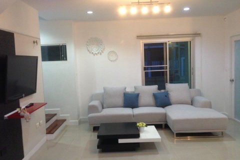 Таунхаус в Правете, Бангкок, Таиланд с 4 спальнями  № 139315 - фото 2