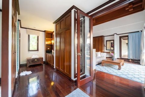 Villa in Phuket, Thailand 5 bedrooms № 139318 - photo 6