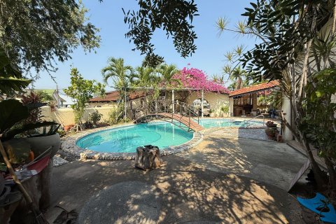 Villa in Pattaya, Thailand 5 bedrooms № 160329 - photo 9