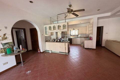 Villa in Pattaya, Thailand 5 bedrooms № 160329 - photo 13