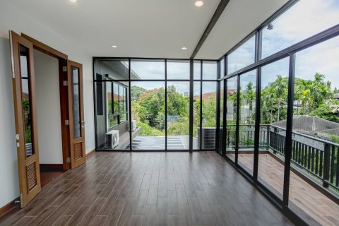House in Phra Khanong, Bangkok, Thailand 6 bedrooms № 143725 - photo 7