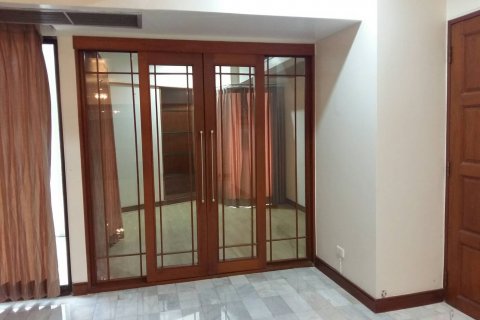 Кондоминиум с 2 спальнями в Бангкоке, Таиланд № 143819 - фото 6