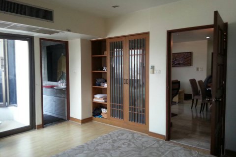 Кондоминиум с 2 спальнями в Бангкоке, Таиланд № 143819 - фото 9