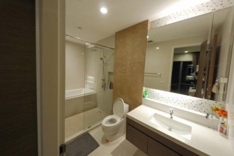Condo in Bangkok, Thailand, 2 bedrooms  № 144194 - photo 8
