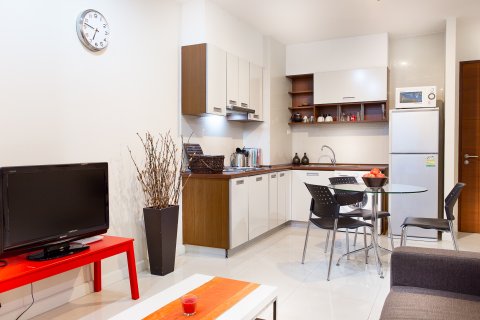 Кондоминиум с 2 спальнями в Бангкоке, Таиланд № 144168 - фото 2