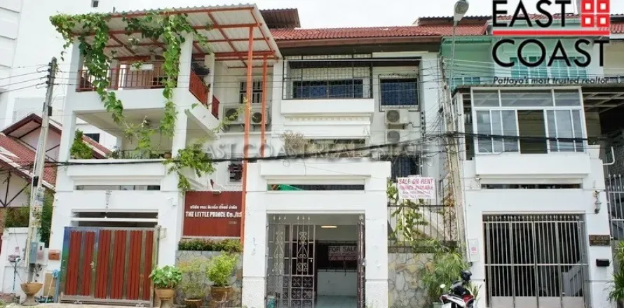 Casa de 3 dormitorios en Jomtien Beach, Pattaya, Tailandia № 213833