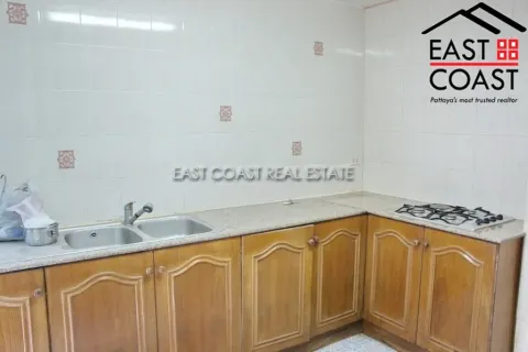 Casa de 3 dormitorios en Jomtien Beach, Pattaya, Tailandia № 213833 - foto 9