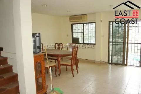 Casa de 3 dormitorios en Jomtien Beach, Pattaya, Tailandia № 213833 - foto 5